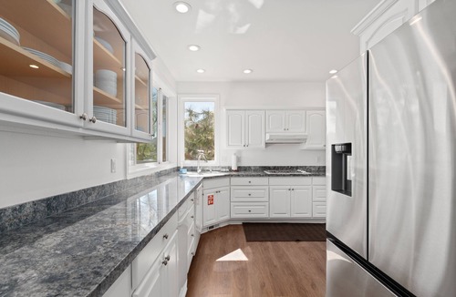 Manson House | Luxury Lakeside Boater's Paradise