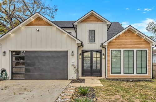 Central Arlington House | Luxury (Less than mile from AT&T Stadium/GlobeLife) GameRoom/Basketball Hoop