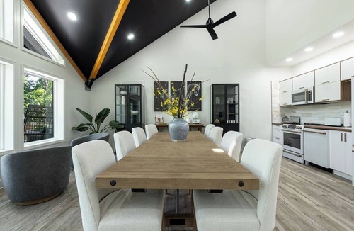 Liberty House | Luxury Lodge | 19mi to Stadium & MCI | Sleeps 10