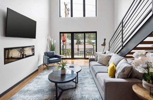 Hill City Apartment | Luxury Loft 7 Downtown Main Street