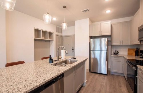 McKinney Apartment | Luxury McKinney Resort Stay with Pool, Gym & Balcony - 3317