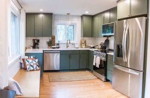 Evergreen House | Luxury Mountain Chalet- Views, Hot Tub & Putting Green