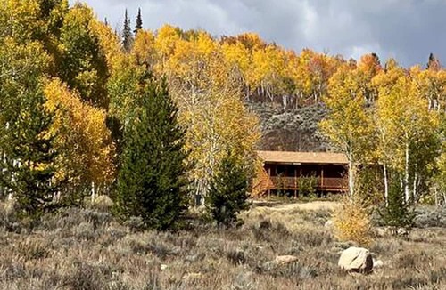 Walden Cabin | Luxury Mountain Getaway near Routt National Forest in Colorado