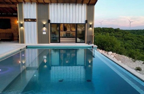 Muenster House | Luxury North Texas Retreat-FULL Rental for 37-Pool/Spa/Sports Courts/Views