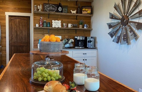 Muenster House | Luxury North Texas Retreat-PARTIAL for 29 guests-Pool/Spa/Sports Courts/Views