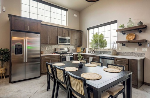 Las Cruces House | Luxury Oasis Best Location Ping Pong CoffeeBar Fireplace Grill