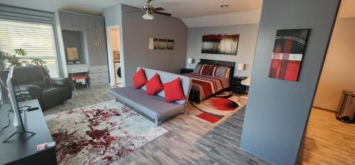 Barker Apartment | Luxury Private Studio, Quiet, Residential Area, No Complex