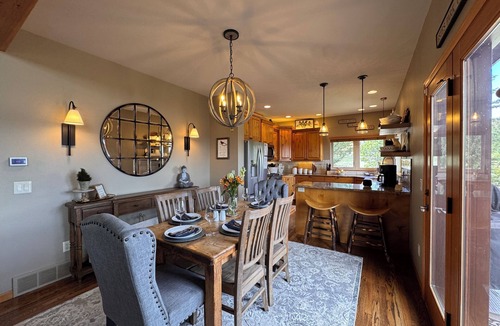 Estes Park House | Luxury Retreat Mountain Views Hot Tub
