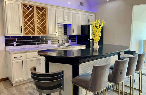 Northlake House | Luxury Retreat on 5 Acres Near TX Motor Speedway, 5 bedrooms