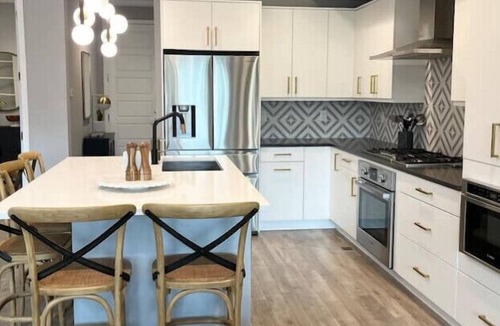 Dupont House | Luxury Rooftop Patio Home - Mountain & City View’s