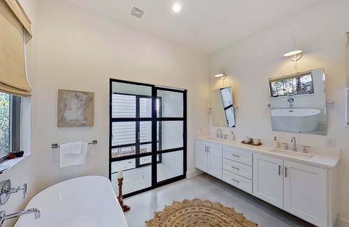 Arp House | Luxury stunner with private pool, cabana, chef's kitchen, & AC - dog-friendly