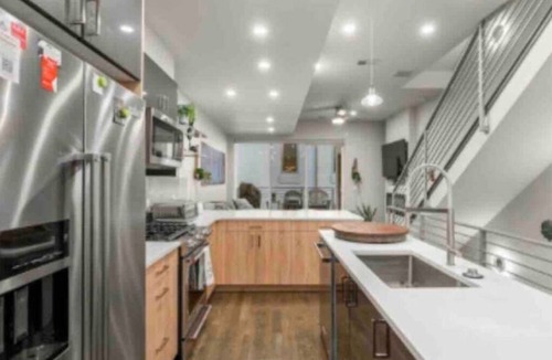 West Colfax House | Luxury Townhouse w/Rooftop Hot Tub & Mountain Views