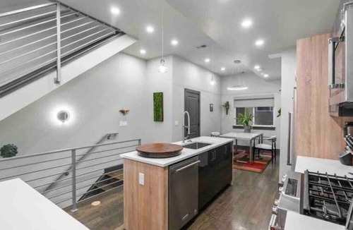 West Colfax House | Luxury Townhouse w/Rooftop Hot Tub & Mountain Views