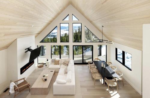 Winter Park Highlands Villa | Luxury Villa with Ping-Pong Table and Design Interior in Tabernash, Colorado