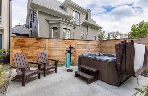 Sunnyside Apartment | LuxuryDenver 750 Sq. Ft. Private Suite + Hot Tub - Downtown Denver