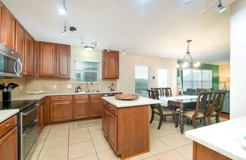 Wetmore House | LuxuryPool&Jacuzzi -SeaWorld & 6 Flags|12slps|WIFI
