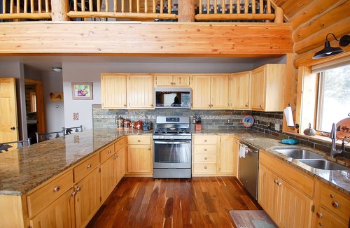 Grand Lake House | M & M Lodge - Gorgeous and large log home in town with incredible lake views!