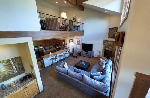 Purgatory House | Magnificent Townhome! Epic Mountain Views! Heated Pool! 2 Miles to Purgatory