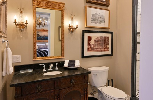 Natchez House | Magnolia Hall: Armstrong | 1/1, Private Ensuite Bath