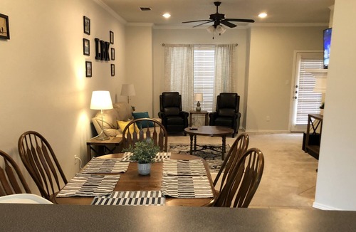 North Overton Condo | Main Street Abode - 3BR/3.5BA - sleeps 10