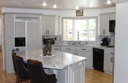Ontario House | Mansion, pool, hot tub, 3 acres, private