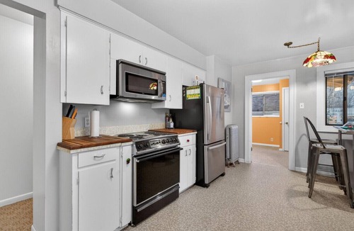 Baker City House | Maples off Main, Cozy! 4 Brdm, 2 Bath Home with Firepit!