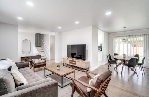 Northwest Arvada House | #Marbella Lane - Modern & Spacious 4BR Retreat in Arvada