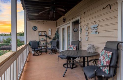 El Lago Apartment | Mariners Village Tranquil Condo