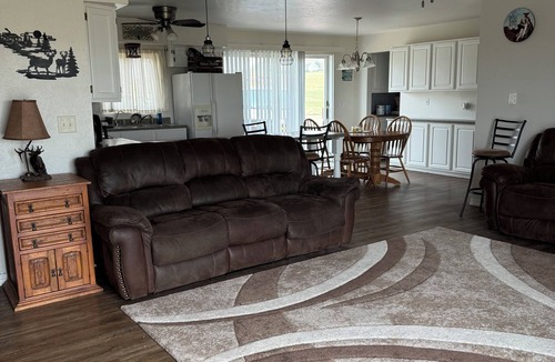 Sundance House | Marvelous 4-bedroom house on acreage with beautiful views and great location