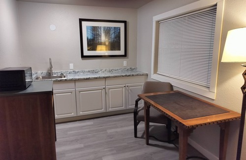 Longmont Apartment | Marvelous lodge in Longmont perfect for your next getaway