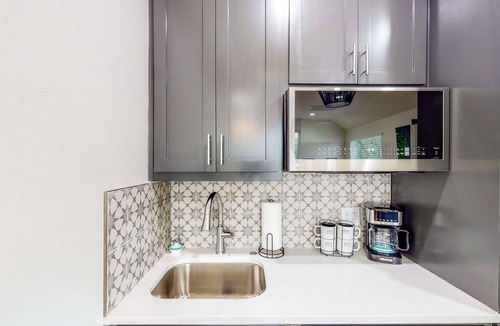 McKinney Apartment | 'McKinney Marvel' Studio in Historic District