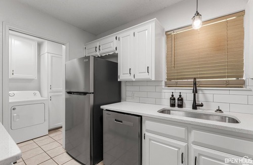 Wichita Falls House | Meadowcliff Retreat! Charming 3-bedroom house in Wichita Falls with AC, WiFi