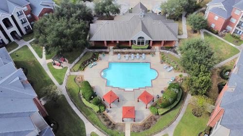 South Main Apartment | Med Ctr, Rice U, NRG, Sleeps 6, Qbed, BBQ, Outdoor Patio