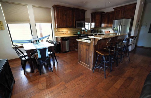 Medicine Park Cabin | Medicine Park Mountain Top Cabin-Hot Tub-sleep 11