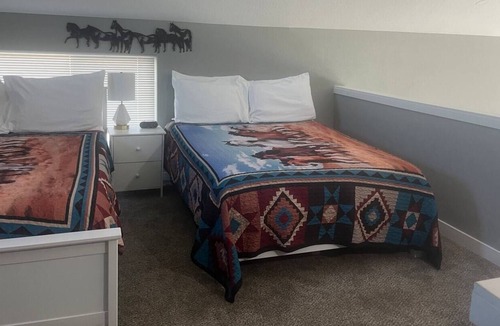 Huntington House | Memories by the River. New Dog Friendly Retreat #4