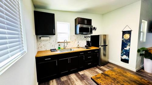Yancey Apartment | Mesquite Cabin at 22 Eleven Resort