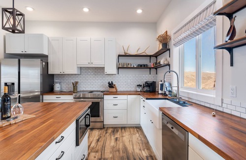 Pateros House | Methow Valley 3BR Retreat – Methow River Views