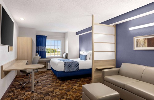 Lincoln Hotel | Microtel Inn & Suites by Wyndham Lincoln
