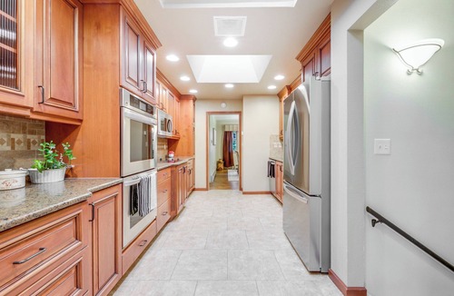 Greeley House | Mid-Century Gem for Mid-Term Stays