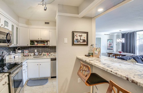 Mid America Condo | Mid-Century Modern Condo on Lake Hamilton!