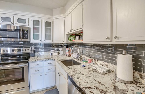 Mid America Condo | Mid-Century Modern Condo on Lake Hamilton!