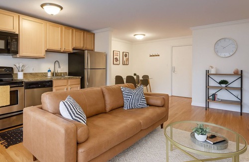 Hale Condo | MidMod 2bdrm with rooftop, walk to Rose Medical