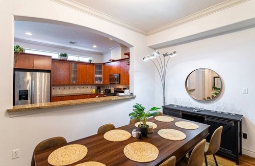 Midtown House | Midtown 3br townhome. close to Med Center