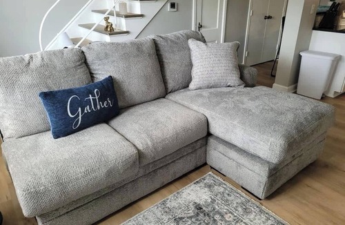 Joslyn Castle Apartment | Midtown Base, Near Blackstone & Dundee