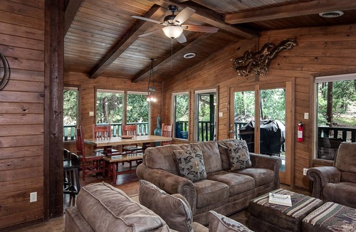 Ruidoso Cabin | Midtown Riverfront 4 | Cozy + Pet Friendly