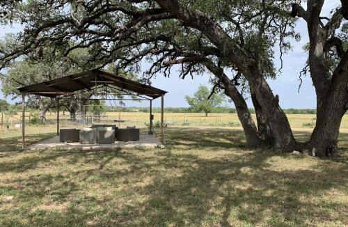 Hondo House | Mighty Oaks Retreat