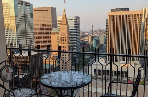 Downtown Denver Condo | MILE-HIGH 27TH FLOOR 1BD/1BA CONDO, FANTASTIC VIEWS, WALKABLE LOCATION, POOL GYM