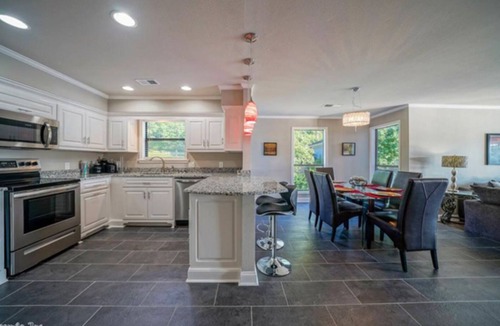 Mid America Condo | Million dollar VIEW, SLEEPS 6, KING, QUEEN, 2 DAY BEDS WITH ALL LINENS, 4 TVs
