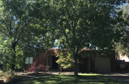 Southeast Heights House | Minutes from the Airport, KAFB, UNM, and the historic Nob Hill!