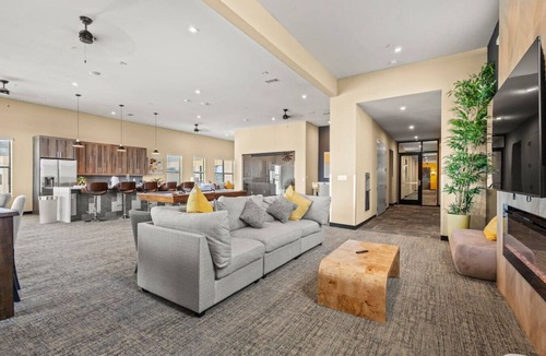 Cedars Apartment | Modern 1 bedroom 2 bed Condo in Heart of Dallas
